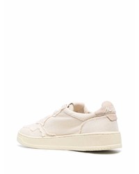 AUTRY Logo Patch Low Top Sneakers