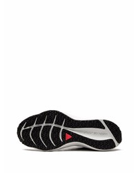 Nike Winflo 7 Shield Low Top Sneakers