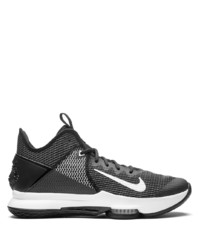 Nike Witness 4 Sneakers