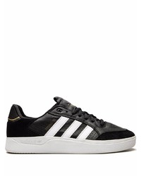adidas Tyshawn Low Sneakers