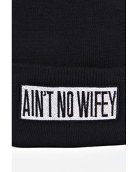 Boohoo Roanne Aint No Wifey Beanie Hat