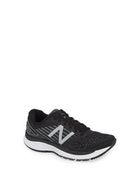 New Balance 860 Running Shoe