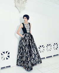 Carmen Marc Valvo Floral Print Sleeveless Gown Blackwhite