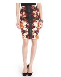 Romeo & Juliet Couture Black And Red Floral Printed Stretch Scuba Knit Zip Front Pencil Skirt