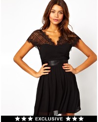 Elise Ryan Lace Skater Dress With Scallop Back