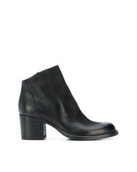 Strategia Classic Ankle Boots