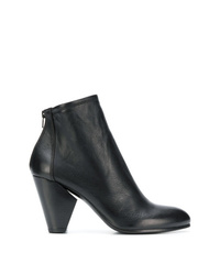 Strategia Classic Ankle Boots
