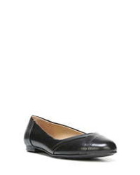 Naturalizer Gilly Flat