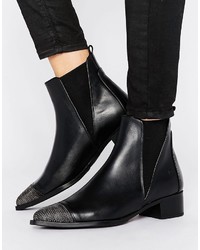 Bronx Leather Boot With Chain Toe