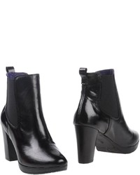 Anaki Ankle Boots