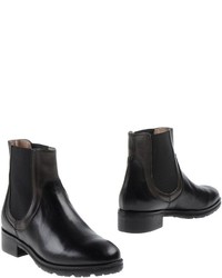 Andrea Bernes Ankle Boots