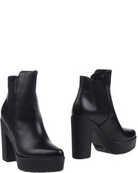 Jeannot Ankle Boots