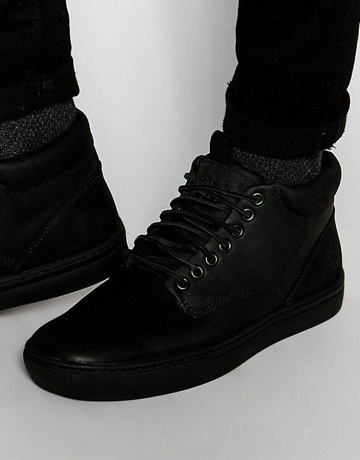 Черные зимние кроссовки
