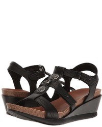 Minnetonka Della Sandals