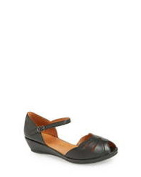 Gentle Souls by Kenneth Cole Lily Moon Sandal