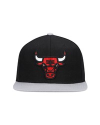 Mitchell & Ness Black Chicago Bulls Core Basic Snapback Hat At Nordstrom