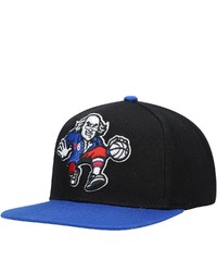 Mitchell & Ness Black Philadelphia 76ers Core Basic Snapback Hat