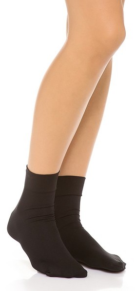 https://cdn.lookastic.com/black-socks/ultimate-opaque-matte-ankle-socks-146204-original.jpg
