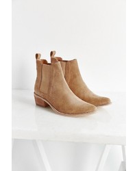 Urban Outfitters August Pointy Toe Chelsea Boot