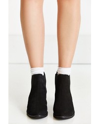 Urban Outfitters August Pointy Toe Chelsea Boot