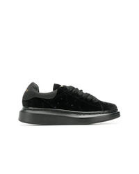 Invicta Classic Low Top Sneakers