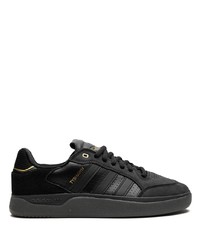 adidas Tyshawn Low Sneakers