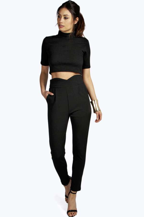 https://cdn.lookastic.com/black-tapered-pants/sheba-high-waisted-woven-tapered-trousers-original-230962.jpg