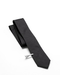 Van Heusen Seasonal Solid Skinny Tie With Tie Bar