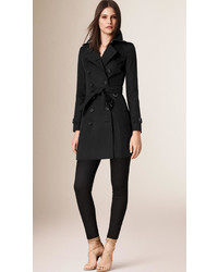 Burberry The Chelsea  Mid Length Heritage Trench Coat