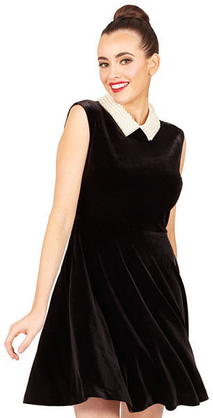 black dress with pearl collar