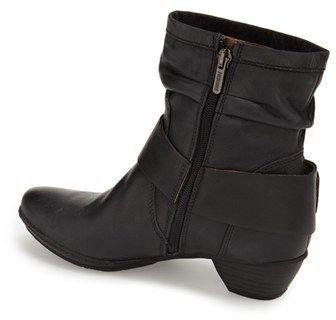 Pikolinos brujas outlet boots