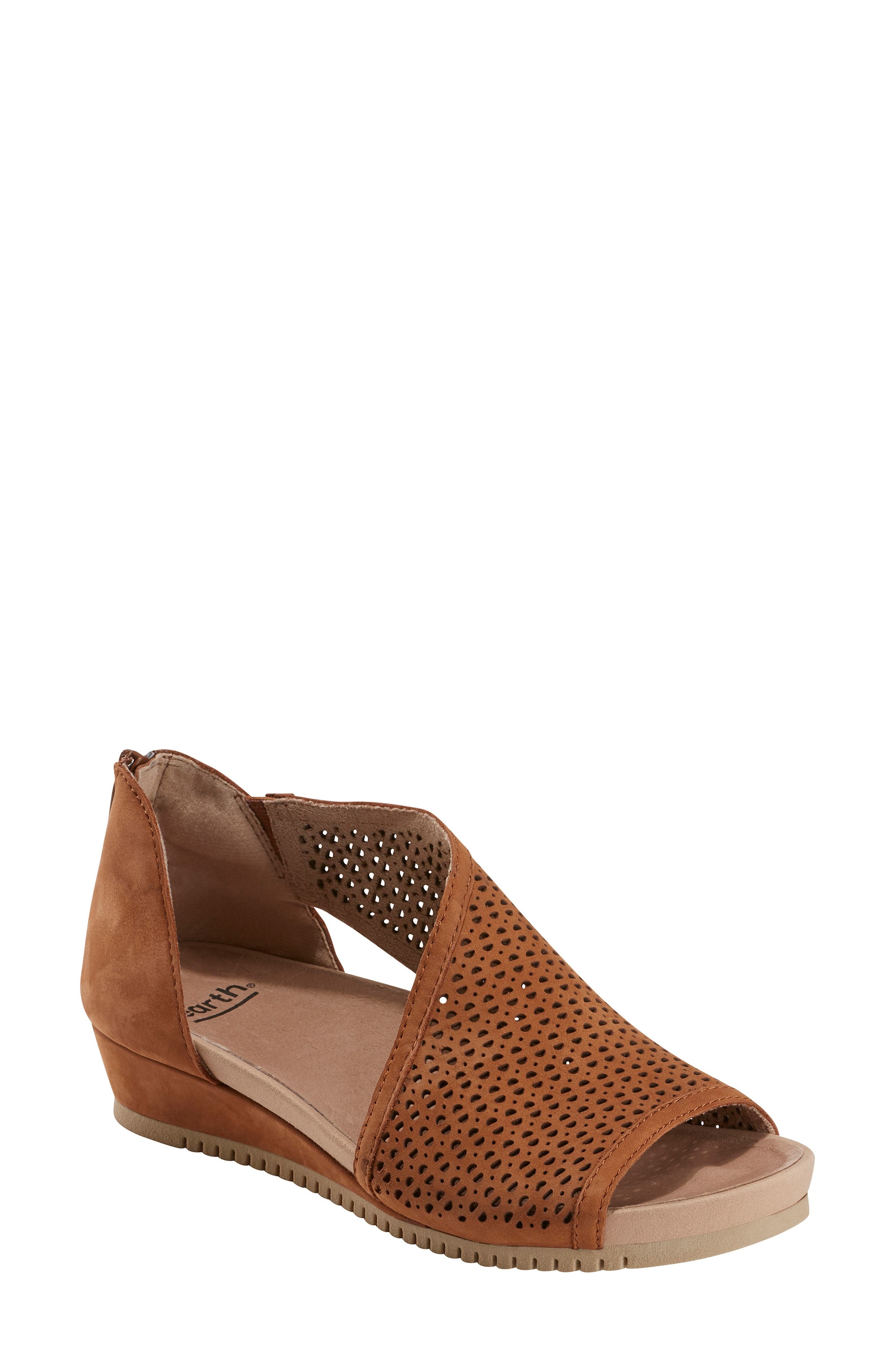 capricorn wedge sandal