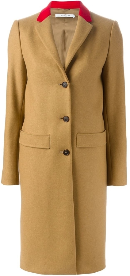 coat with contrast collar