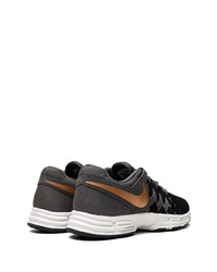 Nike Lunar Fingertrap Tr Low Top Sneakers