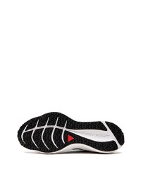 Nike Winflo 7 Shield Low Top Sneakers