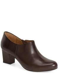 Trotters Penny Round Toe Ankle Bootie
