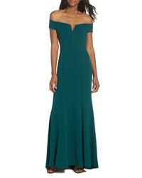 Vince Camuto Notched Off The Shoulder Trumpet Gown