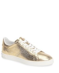 Gold Sneakers Outfits For Women (38 