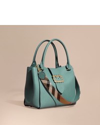 Burberry The Medium Buckle Tote In Grainy Leather