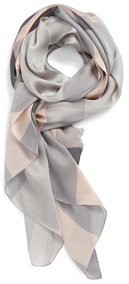 Burberry Silk scarves Grey ref.474375 - Joli Closet