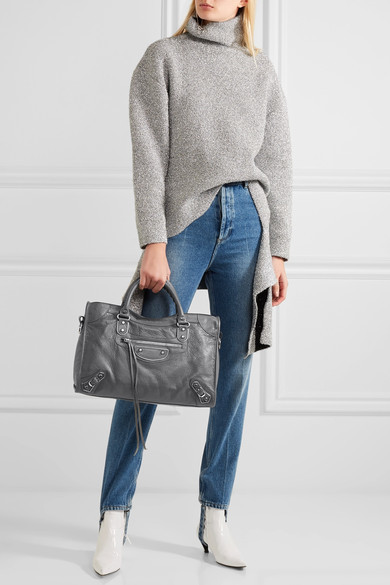 Opdage Optagelsesgebyr I de fleste tilfælde Balenciaga Metallic Edge City Textured Leather Shoulder Bag Gray, $2,150 |  NET-A-PORTER.COM | Lookastic