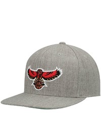 Mitchell & Ness Heathered Gray Atlanta Hawks Hardwood Classics Team Logo Snapback Hat
