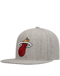 Mitchell & Ness Heathered Gray Miami Heat Team Logo Snapback Hat