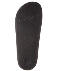 bottom of gucci flip flops