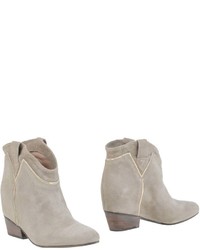 Janet Janet Ankle Boots