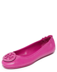 Hævde Tangle nogle få Women's Hot Pink Leather Ballerina Shoes by Tory Burch | Lookastic