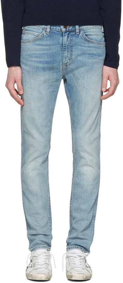 light blue levi jeans
