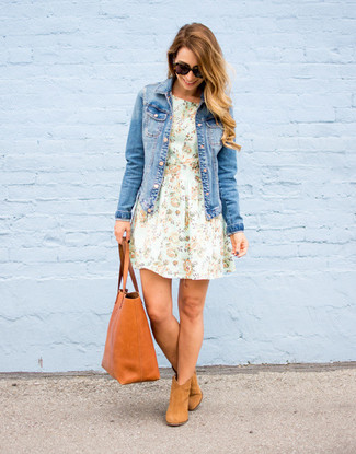 Tan Suede Ankle Boots Spring Outfits: 