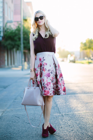 Grey Floral Full Skirt Smart Casual Spring Outfits: 