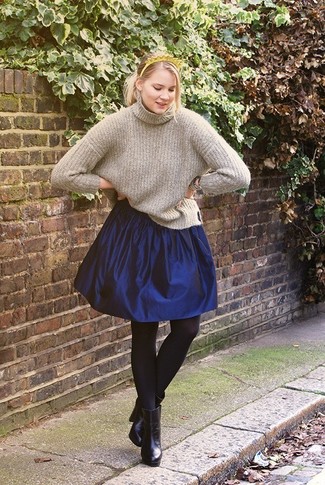 Navy Full Skirt Smart Casual Outfits: 